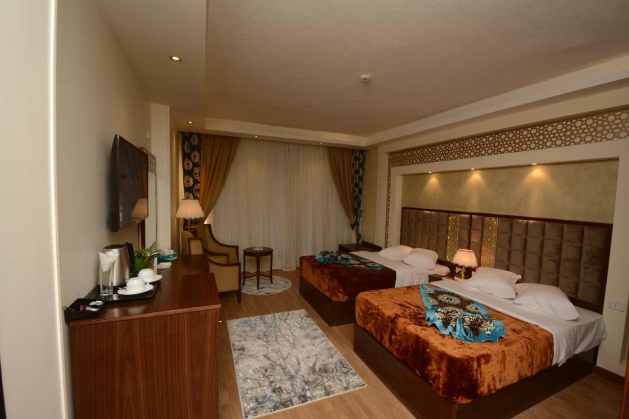 Nile Transport Szálloda 5*