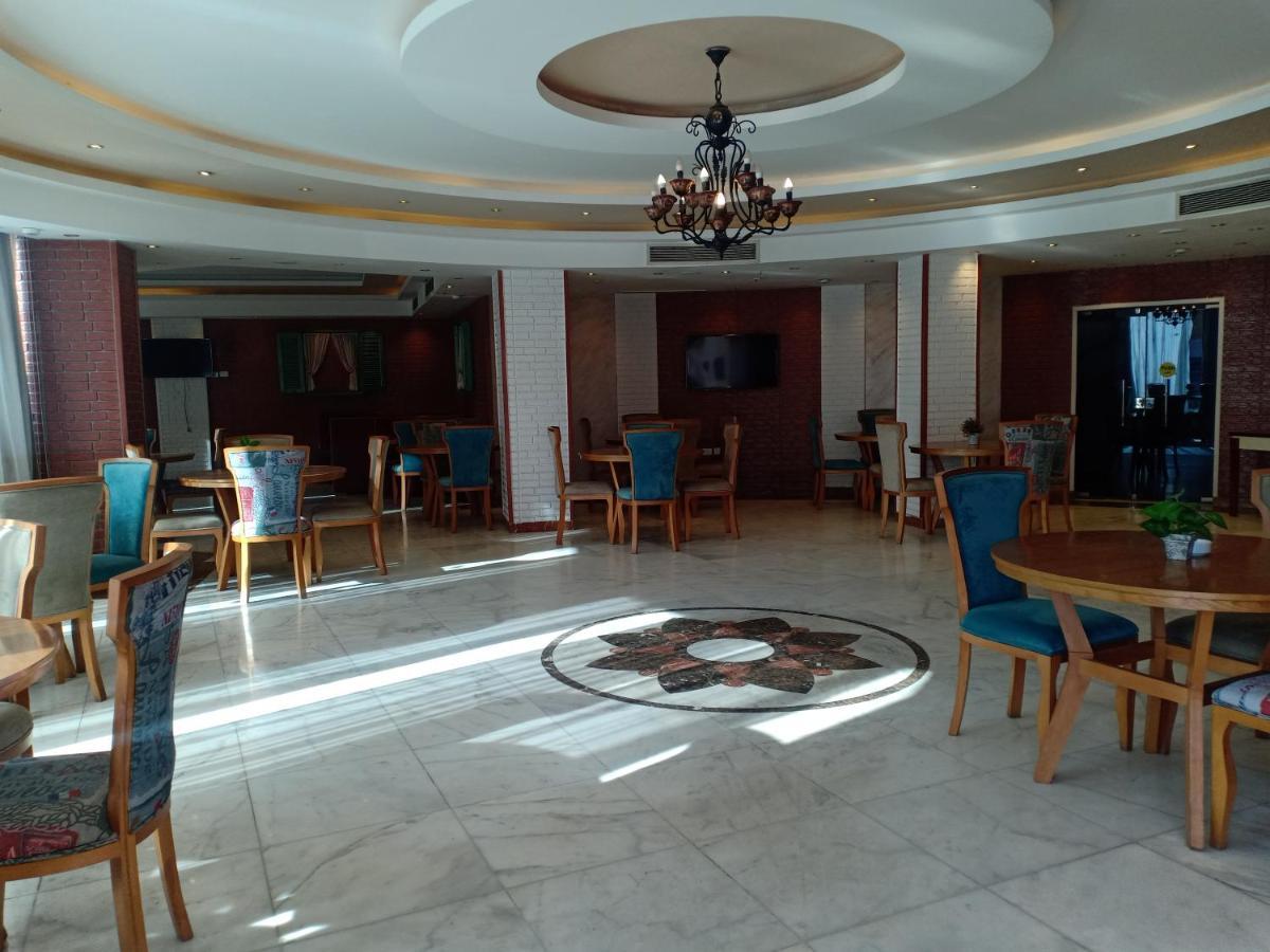 Hotel Nile Transport Ausim